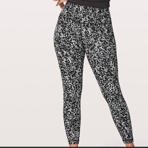 Black & White Lululemon Align